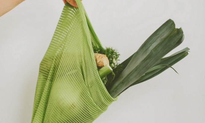 Kicking Trash to the Curb: Trading Single Use for Reusable Bags