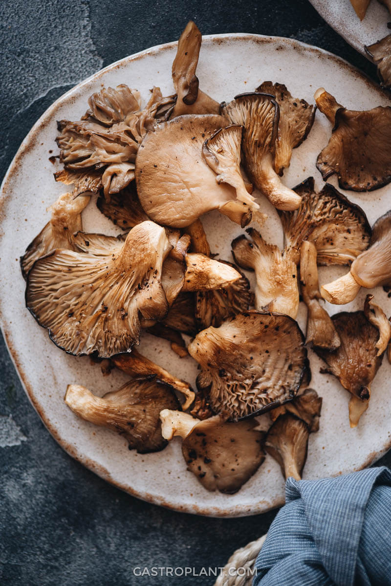 Roasted_Oyster_Mushrooms.jpg