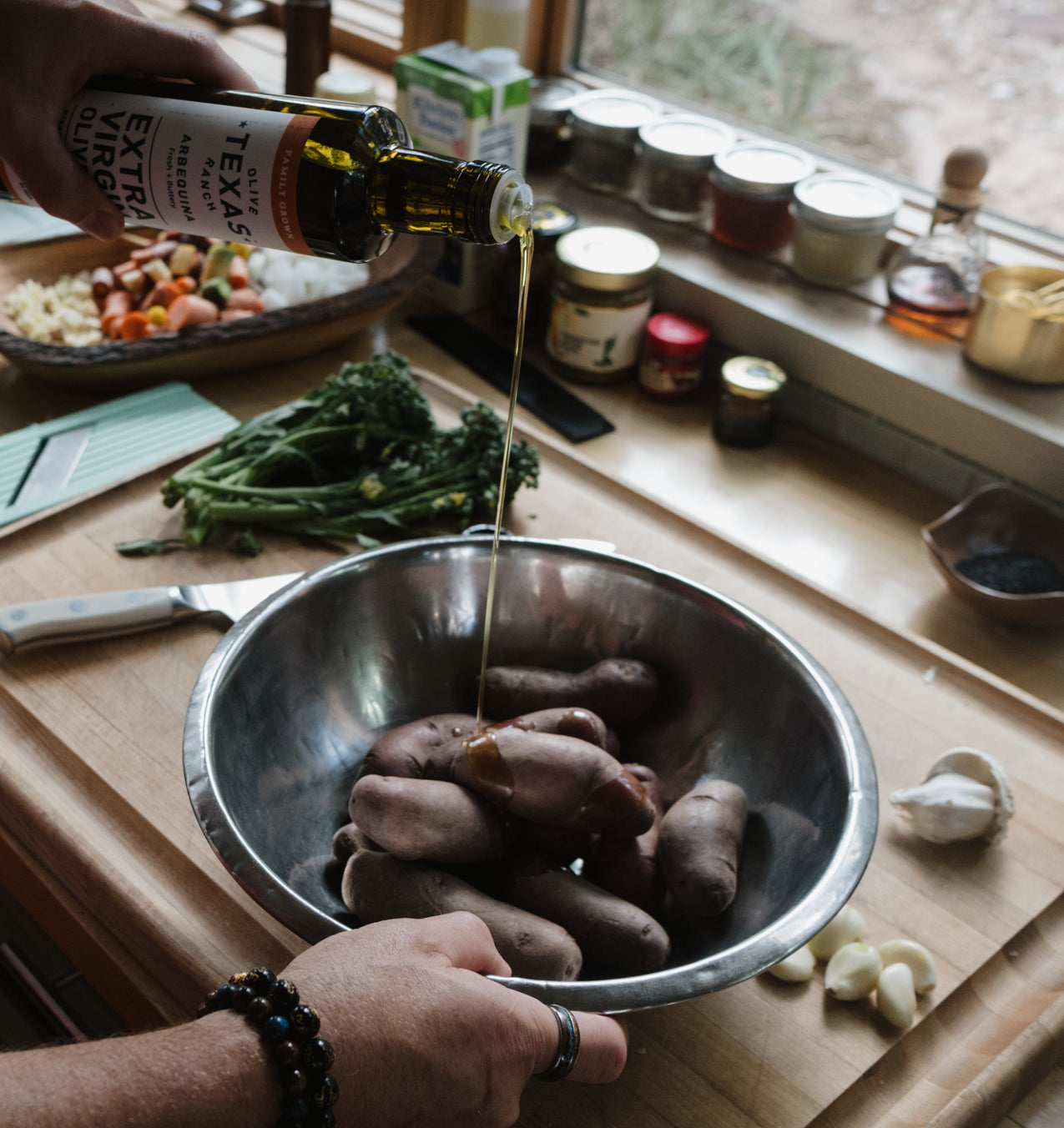 Texas_Olive_Ranch_Kitchen_Staple_Arbequina_Extra_Virgin_Olive_Oil_For_Everyday_Cooking_5e8220c2-92b0-4c64-b794-a25206e355f9.jpg